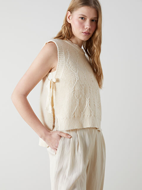 LCWAIKIKI Classic Bisiklet Yaka Kendinden Desenli Kadın Triko Süveter - S5MY34Z8-R9J