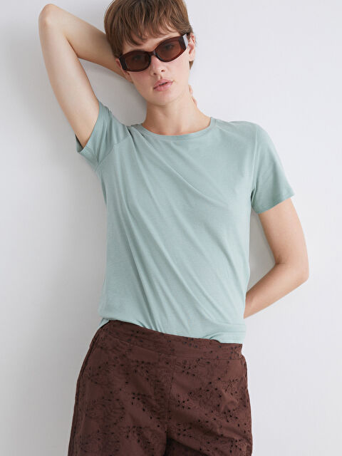 LCWAIKIKI Classic Bisiklet Yaka Kadın Tişört - S5N360Z8-GCS