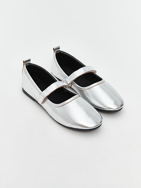 LCW STEPS Parlak Görünümlü Kız Çocuk Babet - S5N598Z4-G8Z