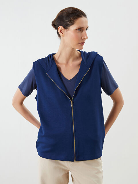 LCWAIKIKI Classic Kapüşonlu Kadın Fermuarlı Sweatshirt - S5NH08Z8-R4J