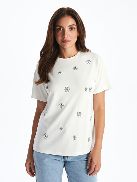 LCWAIKIKI Classic Bisiklet Yaka Parlak Taşlı Kadın Tişört