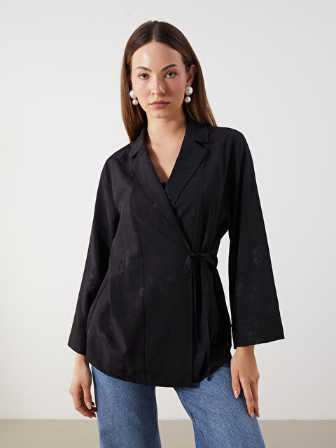 LCWAIKIKI Classic Kruvaze Yaka Çiçekli Saten Kadın Kimono - S5NQ83Z8-CVL