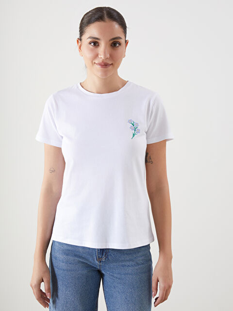 LCWAIKIKI Classic Bisiklet Yaka Çiçekli Kadın Tişört - S5NY03Z8-FDV