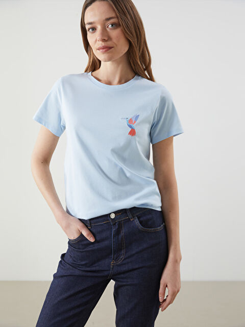 LCWAIKIKI Classic Bisiklet Yaka Nakışlı Kadın Tişört - S5NY03Z8-QXE