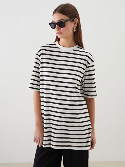 LCW Modest Bisiklet Yaka Çizgili Kadın Tişört - S5O028Z8-LEG