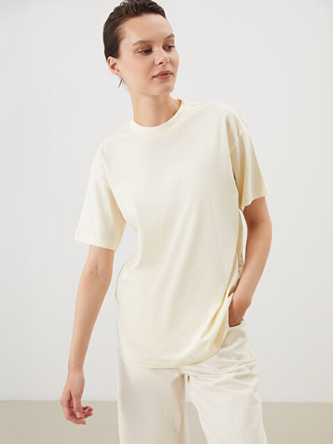 LCW Modest Dik Yaka Kadın Tişört - S5O045Z8-FDN