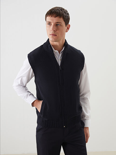 LCWAIKIKI Classic Standart Kalıp Dik Yaka Erkek Triko Yelek - S5OA29Z8-RFH