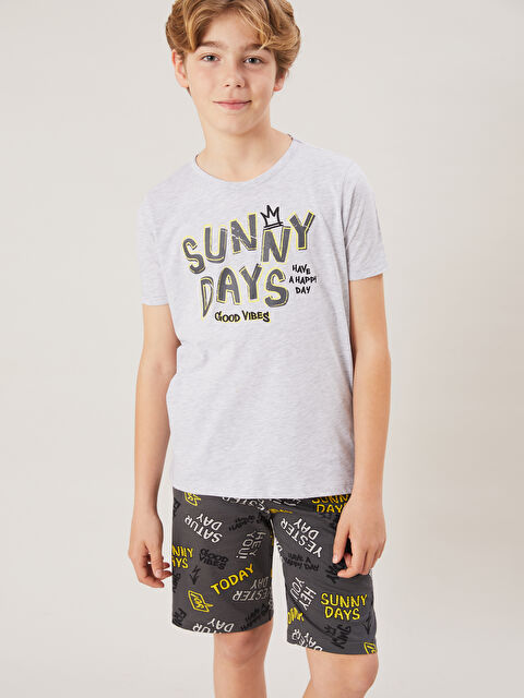 LCW Kids Bisiklet Yaka Erkek Çocuk Şortlu Pijama Takımı - S5OG70Z4-LAK