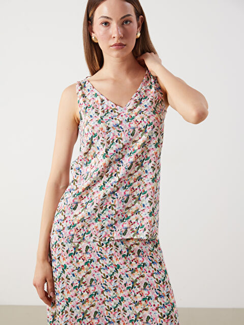 LCWAIKIKI Classic V Yaka Çiçekli Bluz - S5OI04Z8-F9C