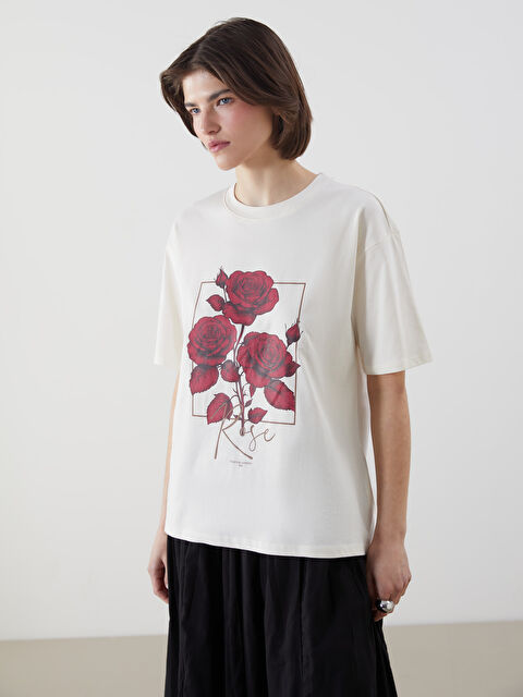 LCW Vision Bisiklet Yaka Çiçekli Oversize Kadın Tişört - S5OK14Z8-QVK