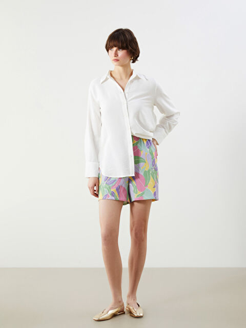 LCWAIKIKI Classic Beli Lastikli Çiçekli Kadın Şort - S5OO87Z8-LT4