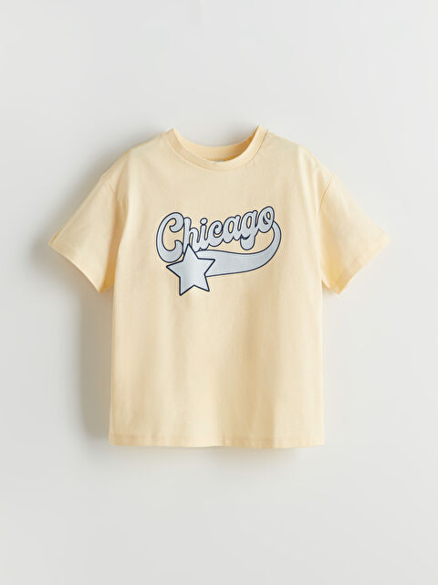 LCW Kids Bisiklet Yaka Chicago Baskılı Kız Çocuk Tişört - S5OP17Z4-ZJC