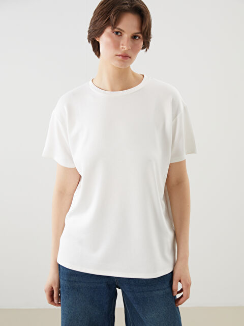 LCWAIKIKI Classic Bisiklet Yaka Kadın Tişört - S5OR13Z8-FE8