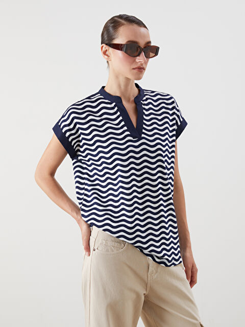 LCWAIKIKI Classic Kaçık Yaka Çizgili Bluz - S5OS35Z8-LGS