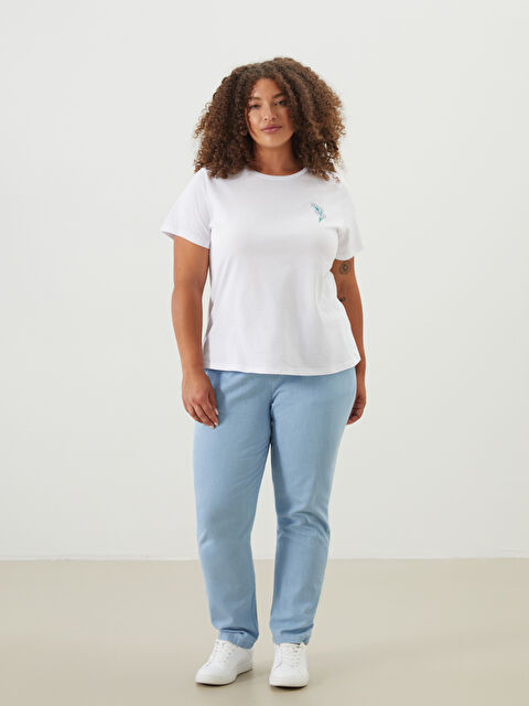 LCWAIKIKI Classic Bisiklet Yaka Çiçek Nakışlı Kadın Tişört