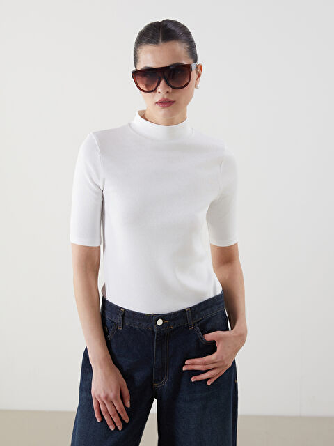 LCW Modest Dik Yaka Kadın Tişört - S5P065Z8-R9J