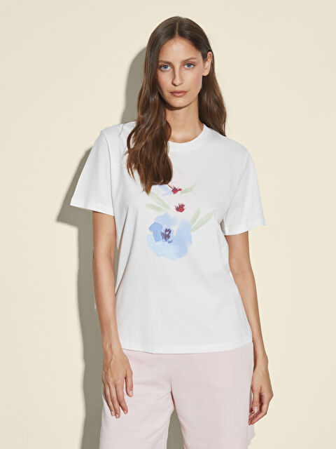 LCWAIKIKI Classic Bisiklet Yaka Çiçekli Kadın Tişört - S5P189Z8-FFB