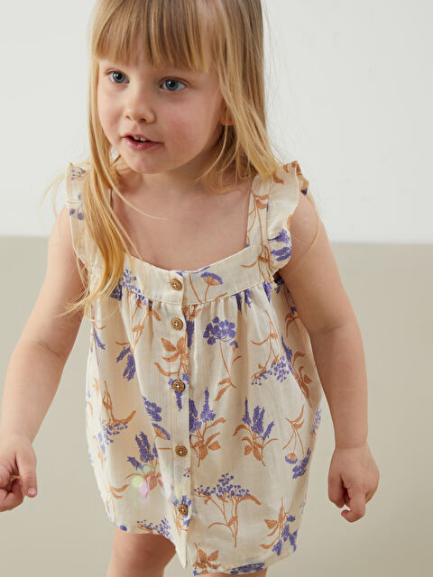 LCW baby Kare Yaka Çiçekli Kız Bebek Bluz ve Şort 2'li - S5P288Z1-LQA