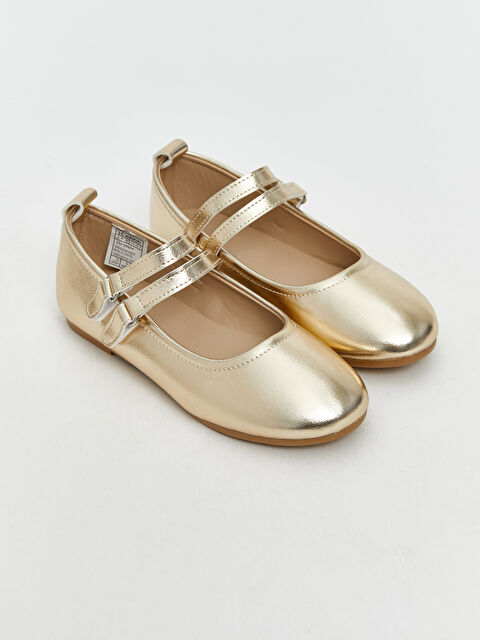 LCW STEPS Parlak Deri Görünümlü Kız Çocuk Babet - S5P699Z4-GHW