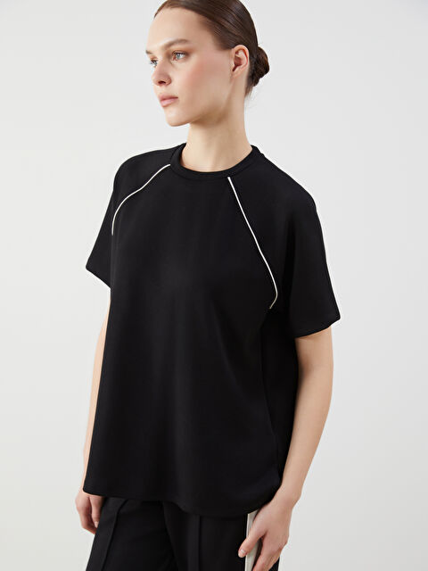 LCW Modest Dik Yaka Kadın Tişört - S5P717Z8-CVL