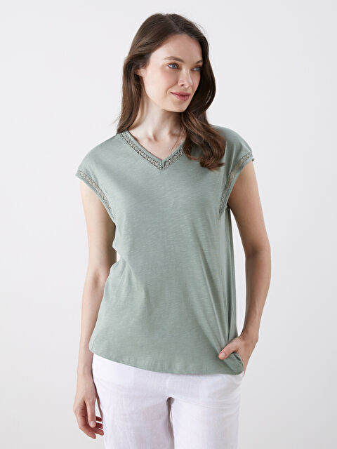 LCW Grace V Yaka Dantel Detaylı Bluz - S5P850Z8-GJM