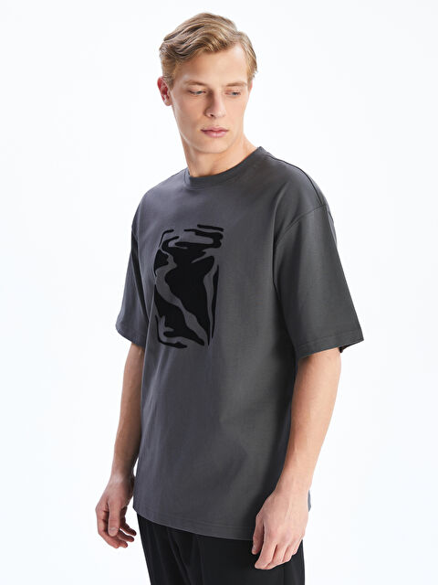 LCW Vision Bisiklet Yaka Baskılı Penye Erkek Tişört - S5PC47Z8-KUA