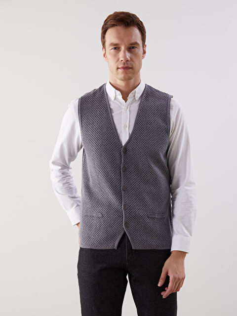 LCWAIKIKI Classic Standart Kalıp V Yaka Erkek Triko Yelek - S5PC84Z8-CT3