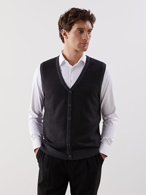 LCWAIKIKI Classic Standart Kalıp V Yaka Erkek Triko Yelek - S5PC85Z8-ZZZ