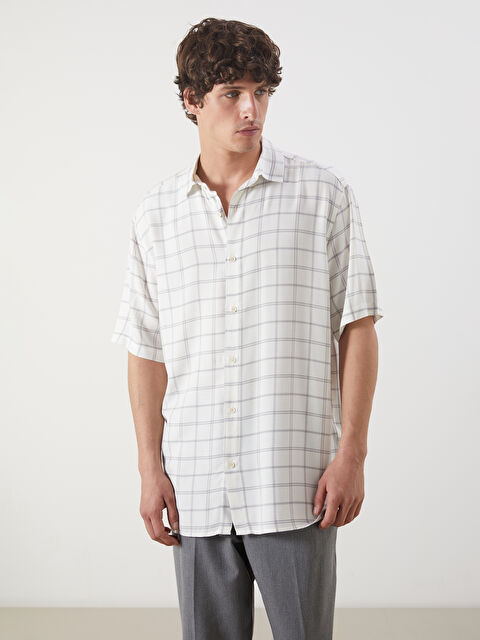 LCW Vision Regular Fit Kısa Kollu Ekose Erkek Gömlek - S5PD37Z8-LLX