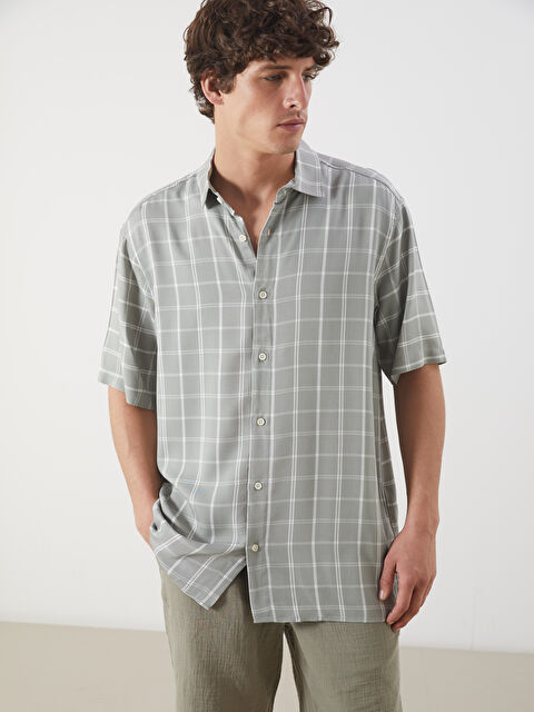 LCW Vision Regular Fit Kısa Kollu Ekose Erkek Gömlek - S5PD37Z8-LMG