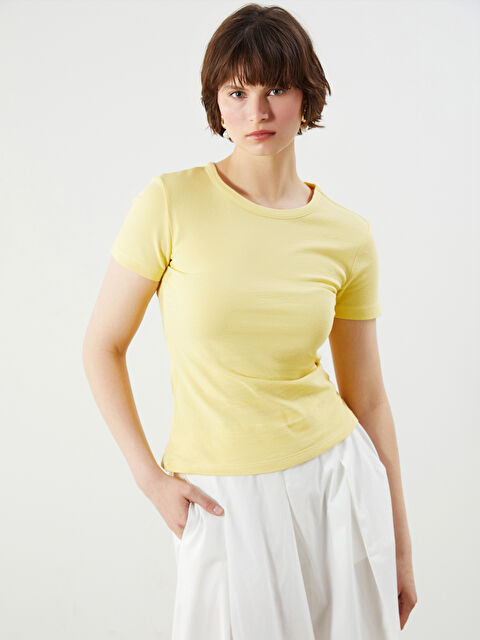 LCWAIKIKI Classic Bisiklet Yaka Kadın Tişört - S5PF30Z8-FSR