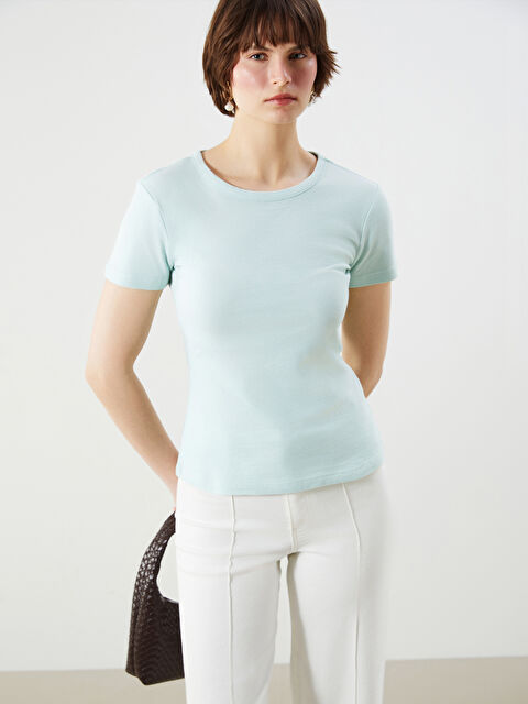 LCWAIKIKI Classic Bisiklet Yaka Kadın Tişört - S5PF30Z8-FUE