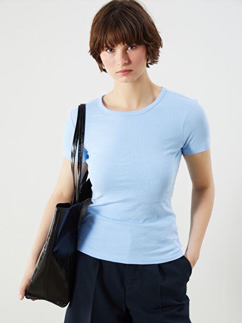 LCWAIKIKI Classic Bisiklet Yaka Kadın Tişört - S5PF30Z8-QXH