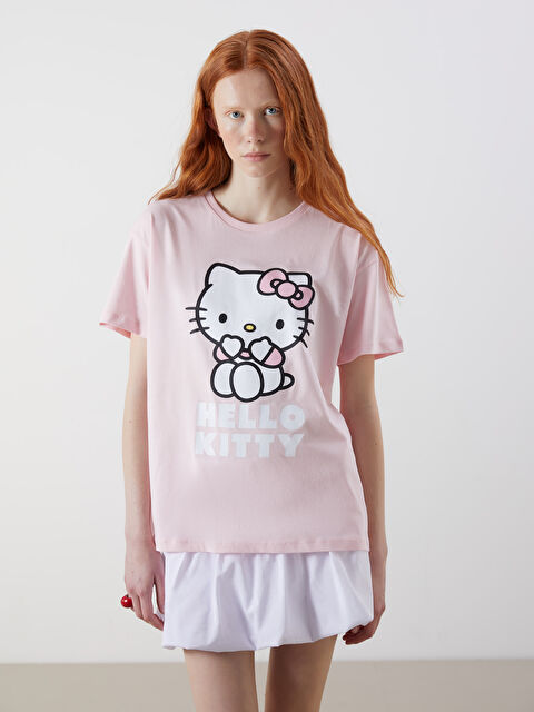 XSIDE تیشێرتی یاخە خڕی ژنان بە نەخشی Hello Kitty ی مۆڵەتپێدراو - S5PJ43Z8-YVU