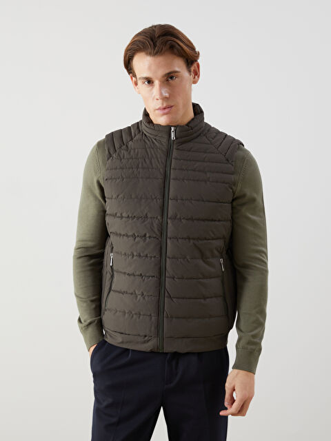 LCWAIKIKI Classic Standard Fit Funnel Neck Men's Puffer Gilet - S60433Z8-J2L