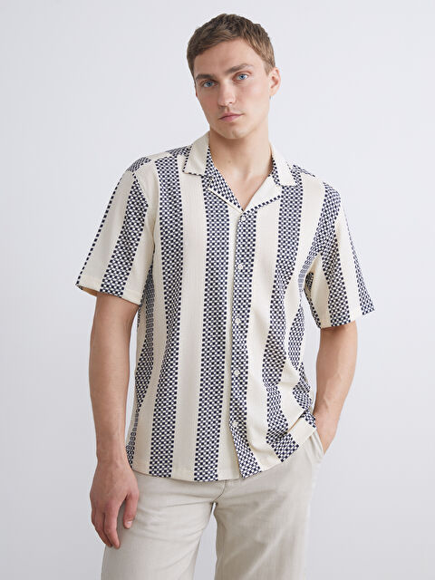 LCW Vision Regular Fit Resort Yaka Kısa Kollu Çizgili Erkek Gömlek - S5Q335Z8-LSJ