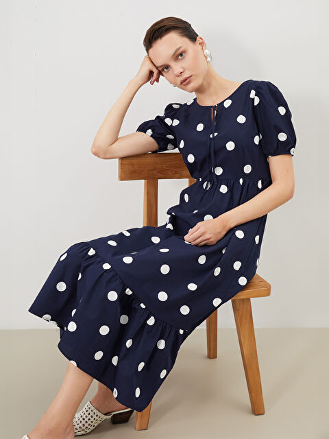 LCW Comfort Bağlamalı Yaka Puantiyeli Belden Oturtmalı Elbise - S5QD01Z8-LSJ