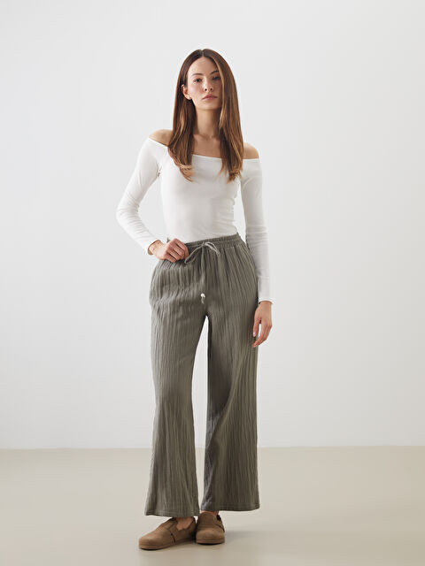 LCWAIKIKI Classic Beli Lastikli Dokulu Kadın Pantolon - S5QI78Z8-GWK