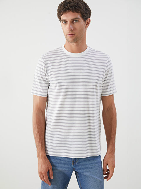 LCWAIKIKI Classic Bisiklet Yaka Çizgili Erkek Tişört - S5QK53Z8-LFY