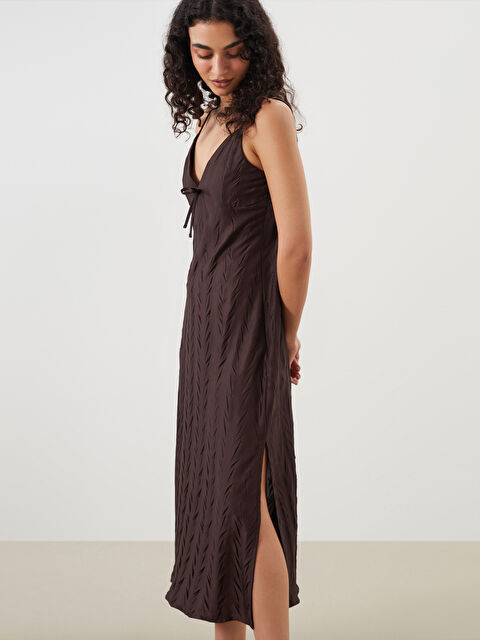 LCW DREAM V Yaka Dokulu Askılı Kadın Gecelik - S5QM41Z8-JR3