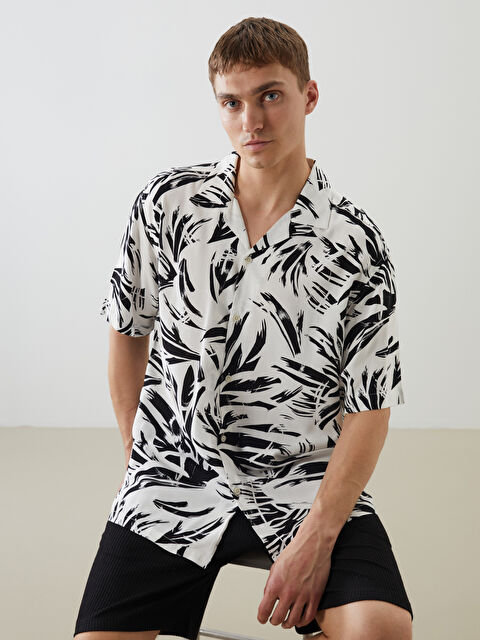 LCW Vision Regular Fit Kısa Kollu Desenli Viskon Erkek Gömlek - S5QN01Z8-LRA