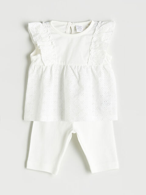 LCW baby Pamuklu Fırfırlı Kız Bebek Bluz ve Kapri 2'li - S5QP20Z1-FDU