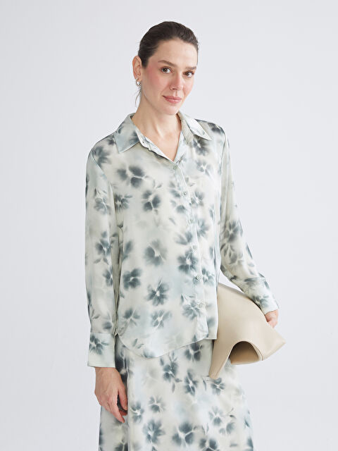 LCWAIKIKI Classic Batik Desenli Oversize Saten Kadın Gömlek - S5QQ15Z8-F9C