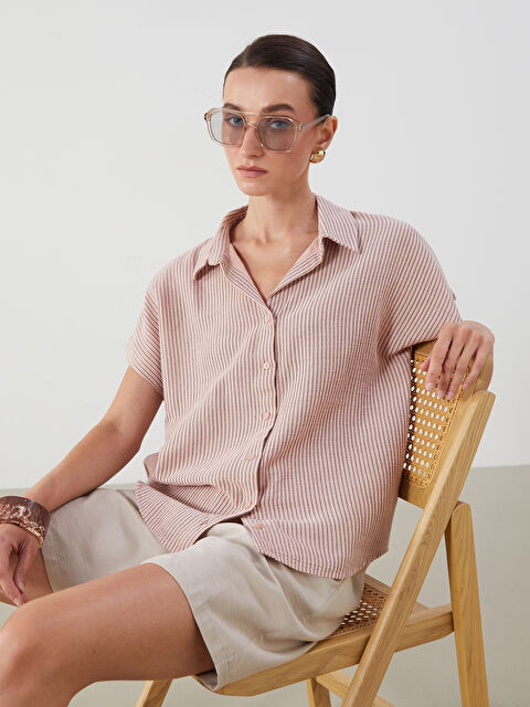 LCWAIKIKI Classic Çizgili Müslin Kadın Gömlek - S5R078Z8-LHK