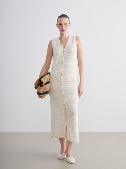 LCWAIKIKI Classic V-Neck Hole-Knitted Knitwear Dress - S5R384Z8-R9J