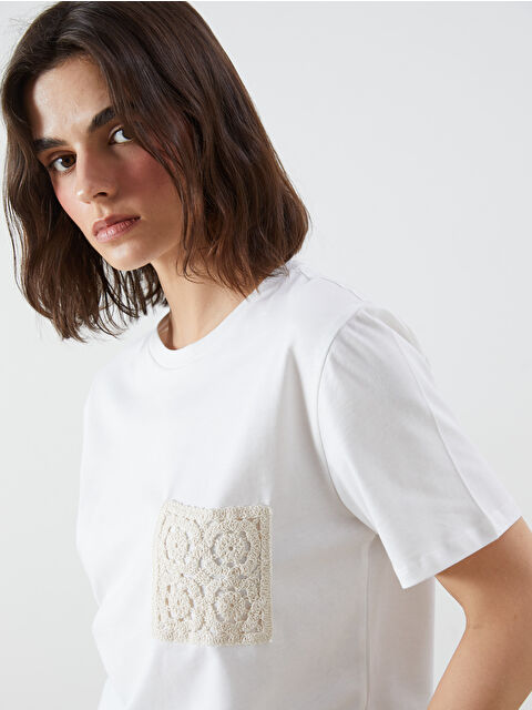 LCW Vision Bisiklet Yaka Dantel Cepli Kadın Tişört - S5R548Z8-Q6K