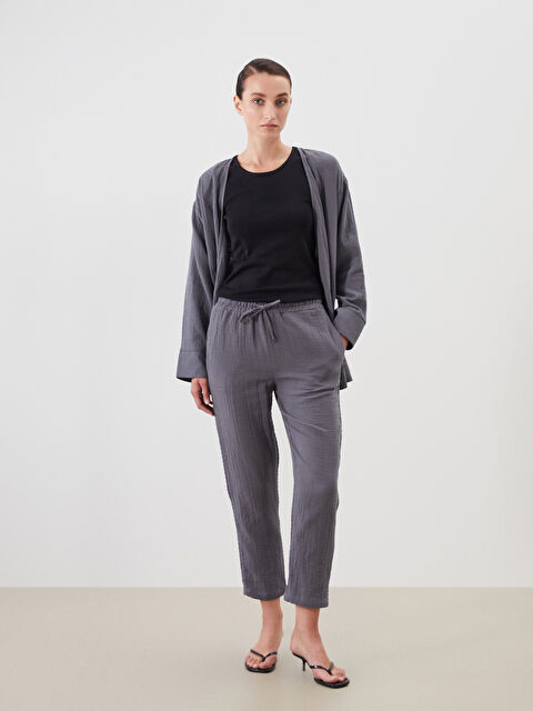 LCWAIKIKI Classic Beli Lastikli Dokulu Kadın Pantolon - S5R782Z8-JNL