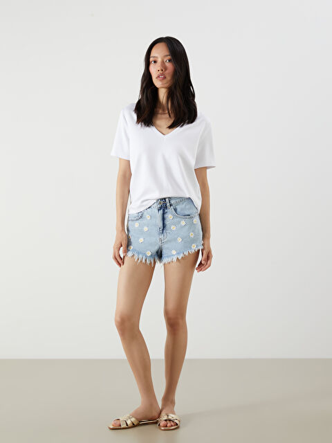LCW Jeans Standart Fit Çiçek Nakışlı Kadın Jean Şort - S5R925Z8-311
