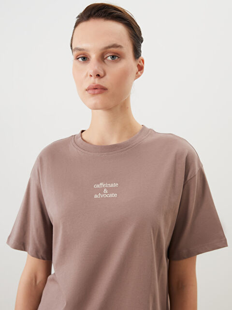 LCW Comfort Bisiklet Yaka Nakışlı Kadın Tişört - S5RH95Z8-HCD