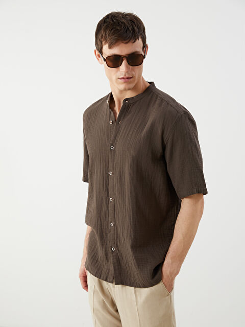 LCW Vision Regular Fit Hakim Yaka Kısa Kollu Müslin Erkek Gömlek - S5RL65Z8-HDZ